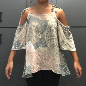 Manuheali‘i “Lilinoe” Top